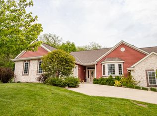 3606 Shade Tree Ct, Waukesha, WI 53188