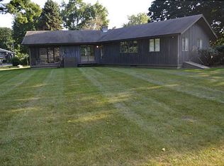 4 Blackthorne Ln, Warren, RI 02885