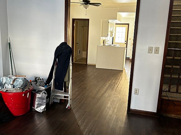 4th image of 1329 Walnut Dr
