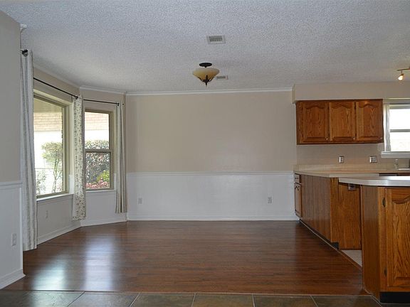 5th image of 407 Belle Chasse Way