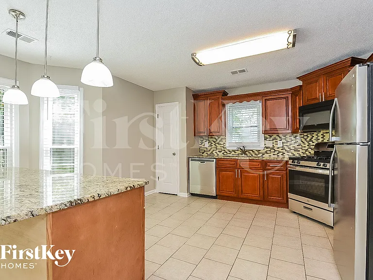 2606 Loring Rd NW — Photo 8