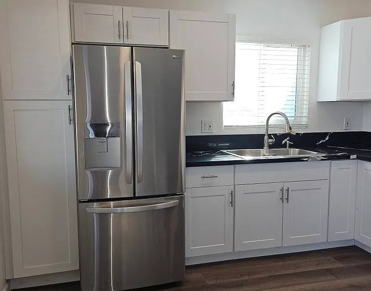 1725 La Posada St — Photo 3