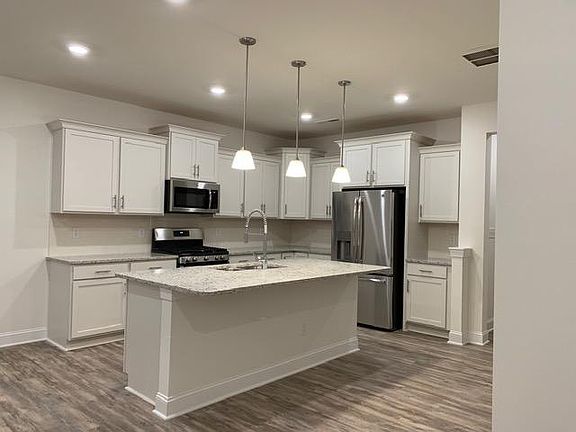 3rd image of 37 Galway Glen Ln