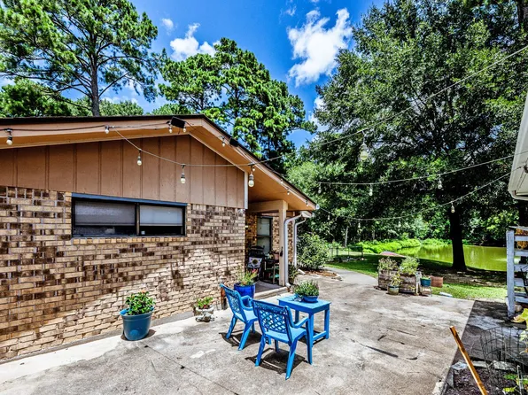 2217 Shannon Dr, Huntsville, TX 77320