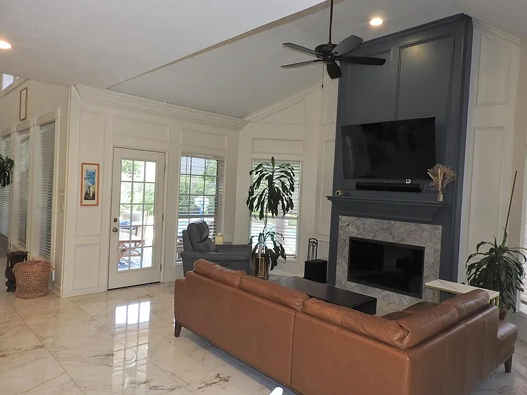 2319 Amber Springs Dr — Photo 18