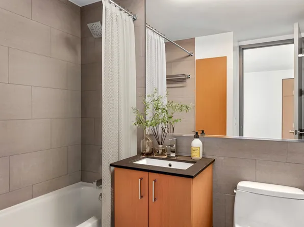 8 Spruce Street image 3 of 17