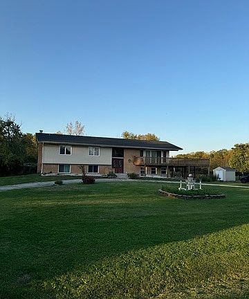 3rd image of 2 Wild Cherry Ln