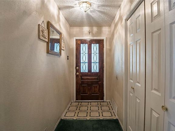 5th image of 1214 Lakeview Dr