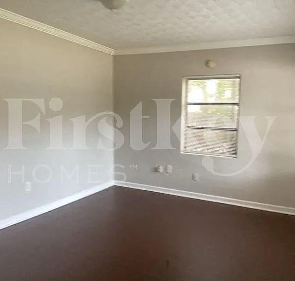1324 N Powers Dr — Photo 6