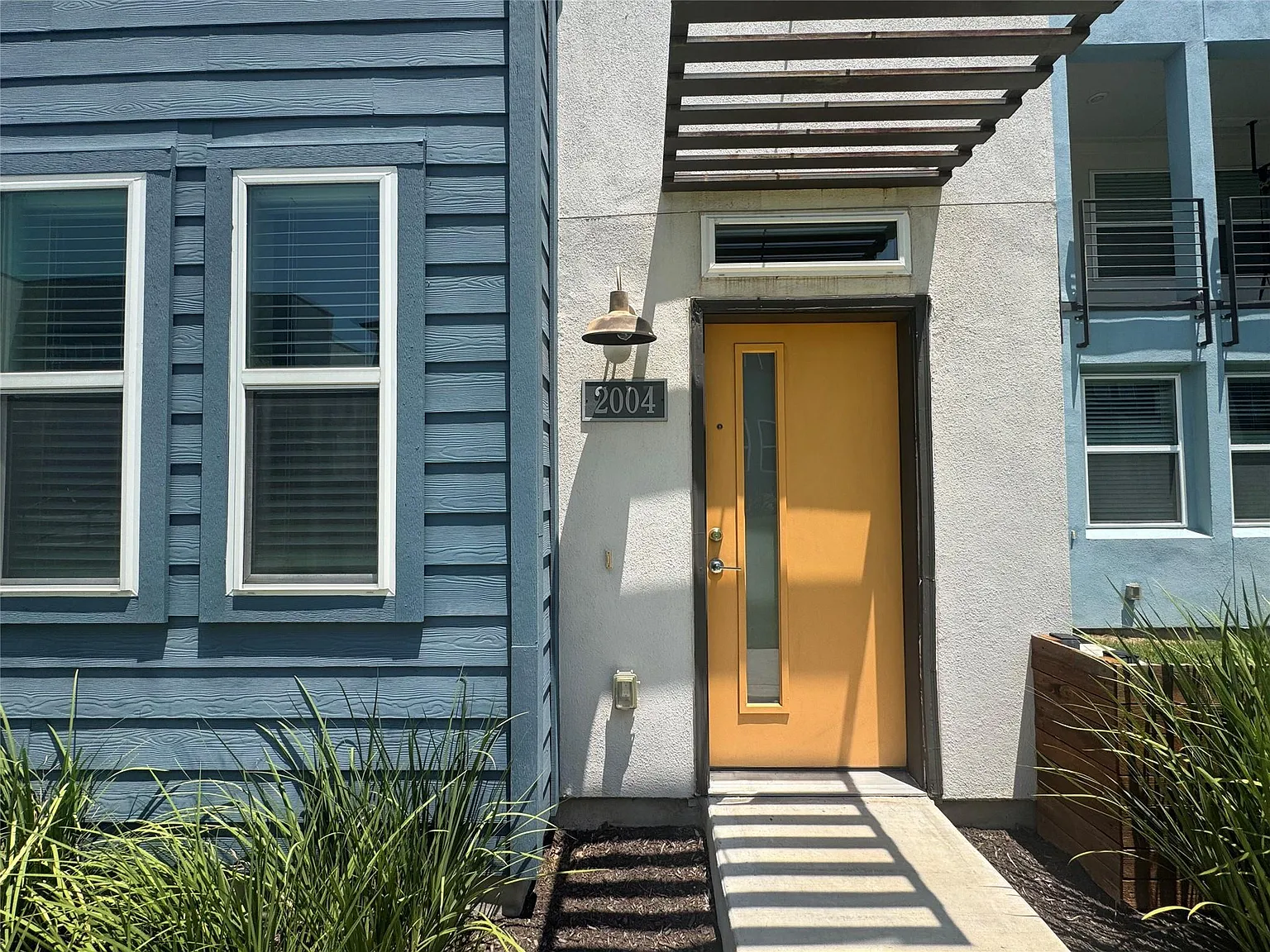 2 bed, 2.5 bath, 1325 sqft, $2,190 — Photo 3