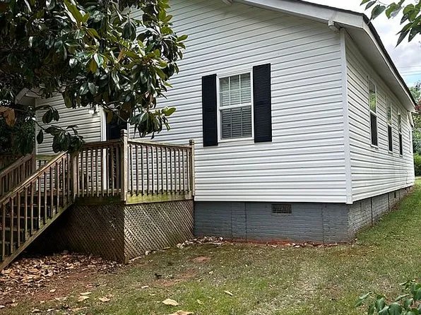 8171 2nd St, Boiling Springs, SC 29316