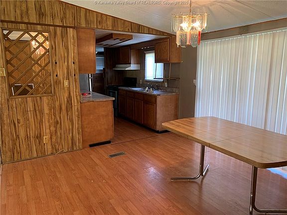 5th image of 781 River Crest Ln