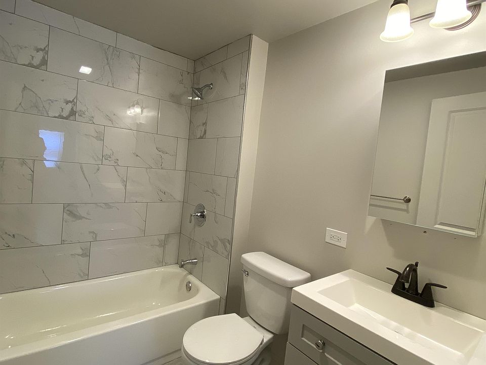 2nd image of 6117 N Wolcott Ave #1