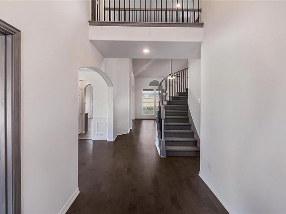 4th image of 1224 Nannyberry Dr
