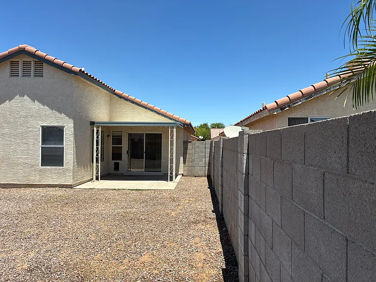10523 W Windsor Blvd — Photo 36