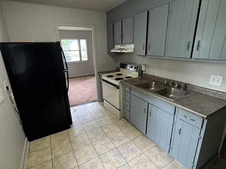 4820 Smith St — Photo 3