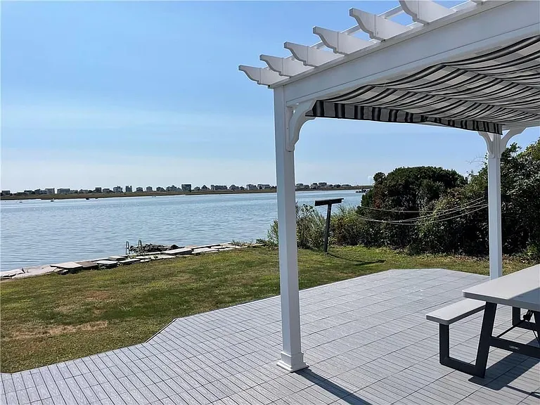 6 Harbor Dr #B — Photo 2