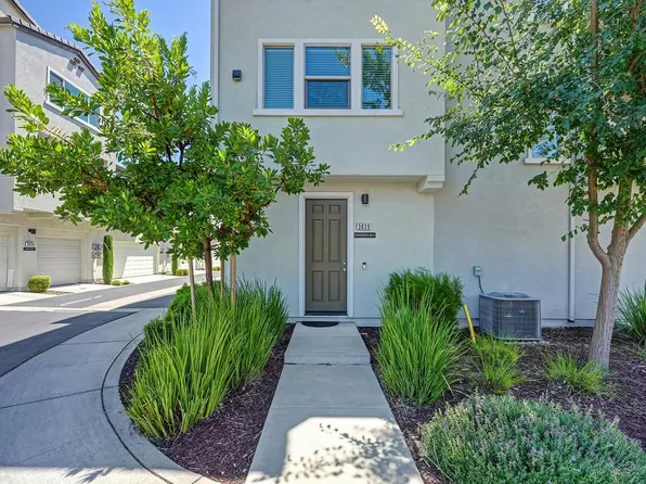 3039 Mesmerizing Walk, Sacramento, CA 95835