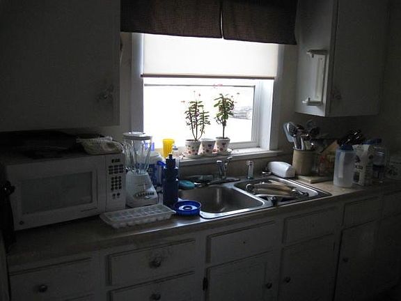 4th image of 1003 Johnson Ave