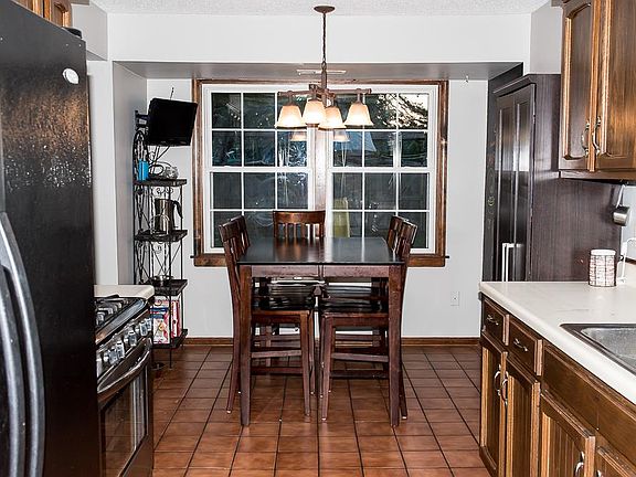 4th image of 6207 Millhollow Ln