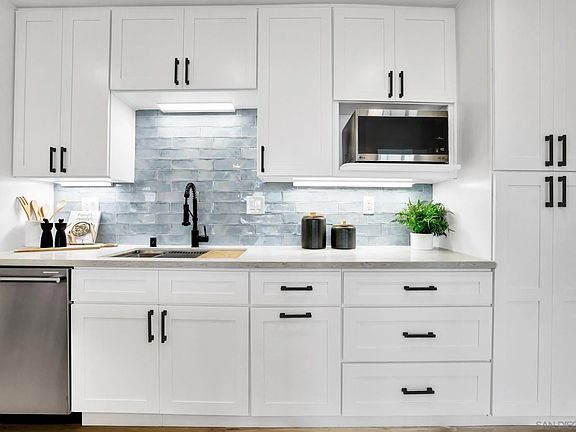 4th image of 2999 Mission Blvd Unit 302