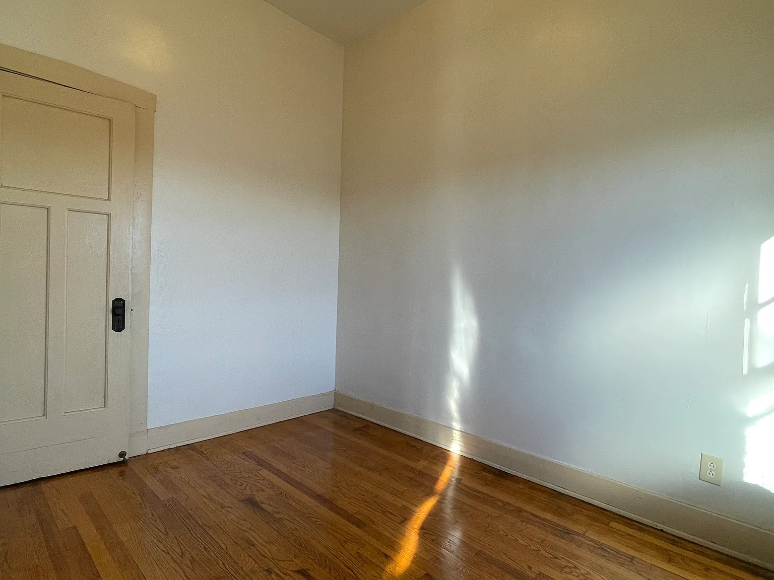 1 bed, $995 — Photo 3