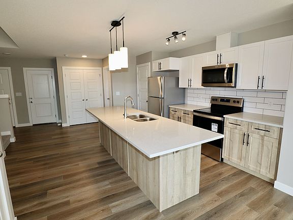 9357PEARUP - 8_09172022