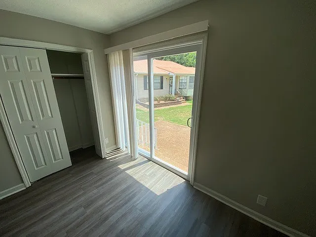 3321 Chesapeake Cir — Photo 14