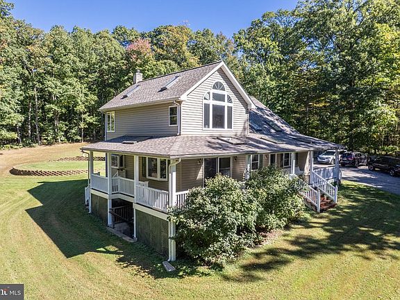4th image of 1827 Benedict Rd