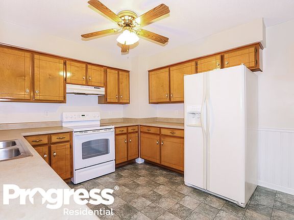 5th image of 2303 Centertree Dr