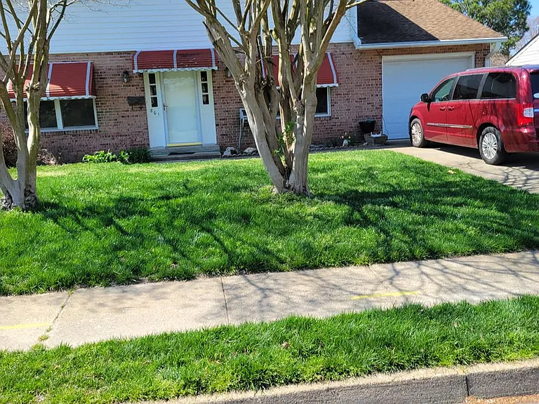 801 Lemaster Ave — Photo 1