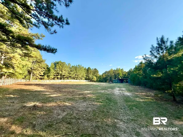 680 Travis Rd, Brewton, AL 36426