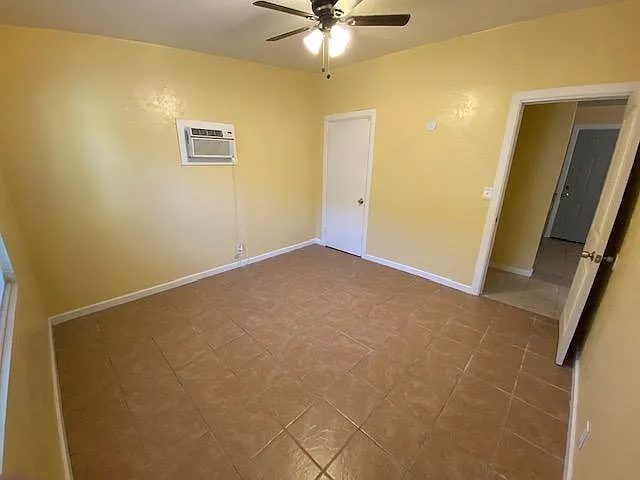 541 S Orange Ave — Photo 6