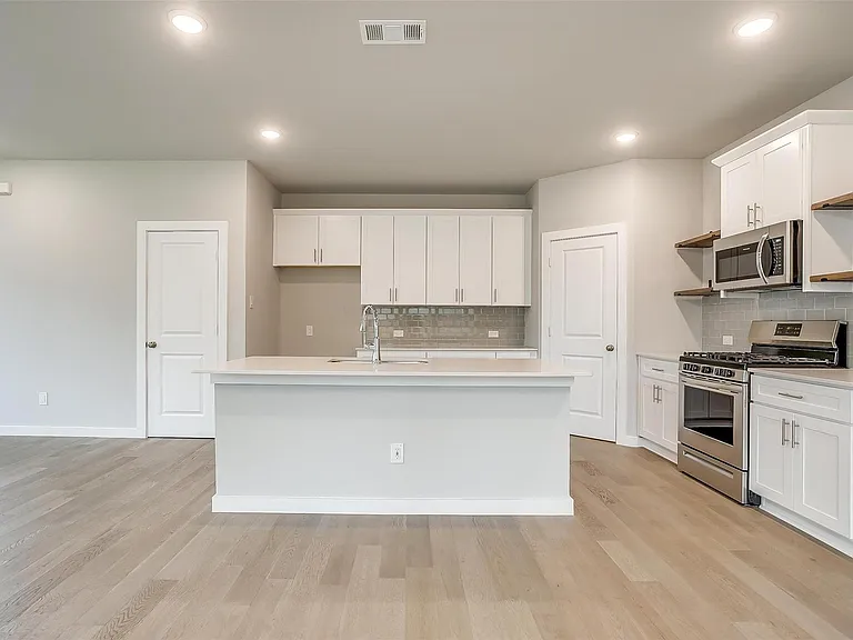 4532 Hogans Alley Dr — Photo 14