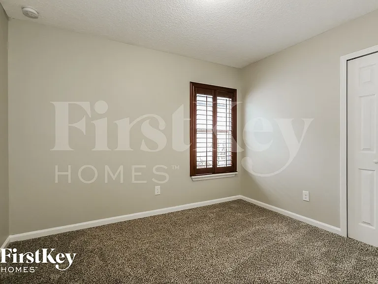 5668 Village Pond Cir — Photo 11