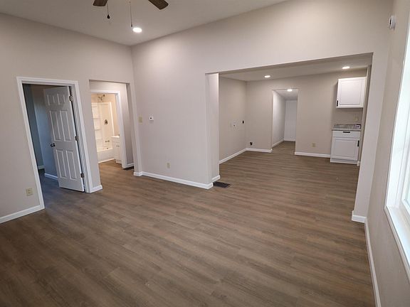4th image of 453 Delphi Ave