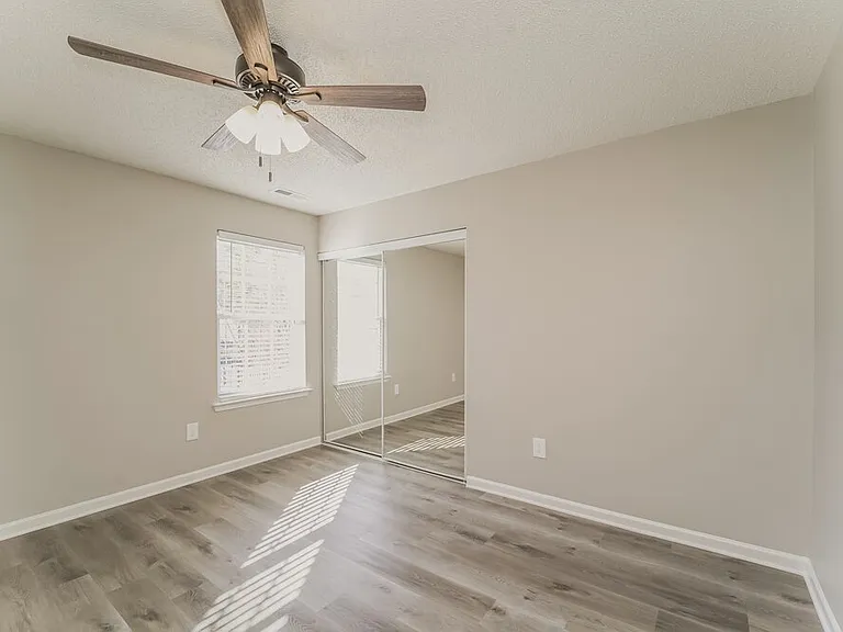 1001 Omaha Dr — Photo 13
