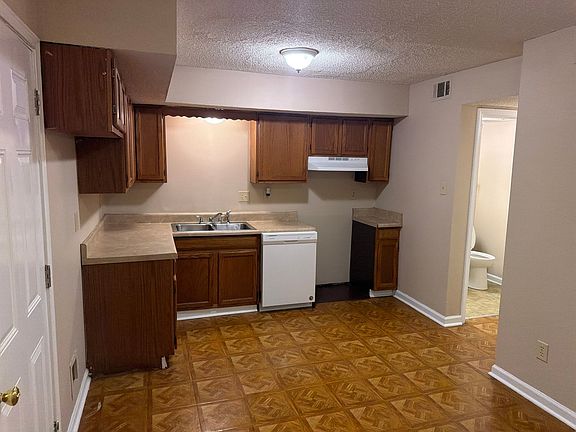 4th image of 2343 N Orchid Dr
