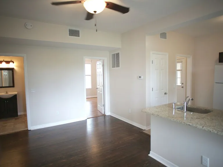 78 Riberia St — Photo 6