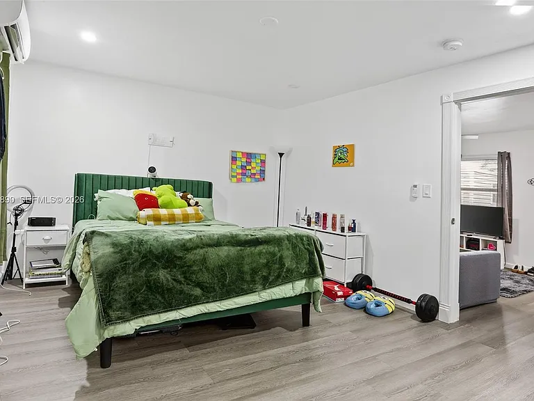 920 SW 30th St #2 — Photo 10
