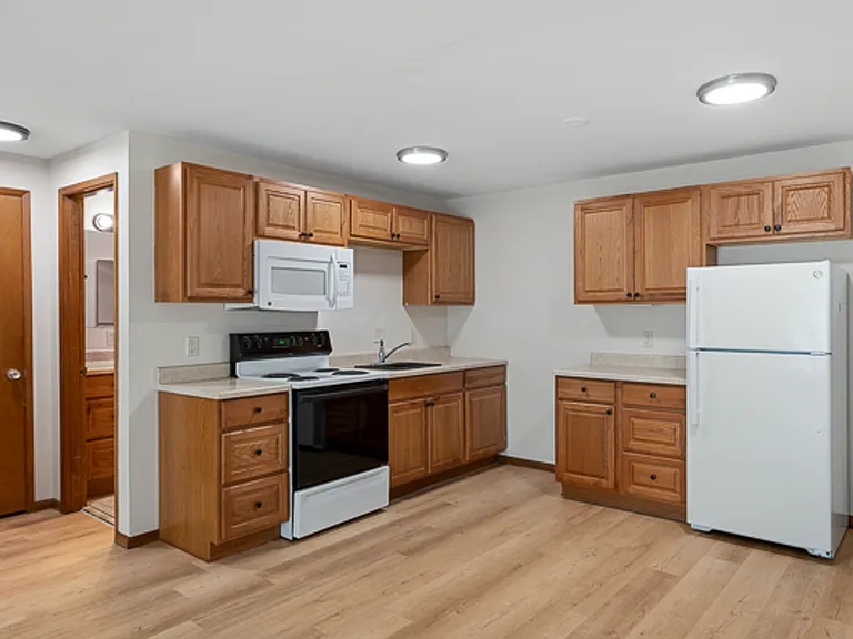 Aloha House Apartments — Photo 6