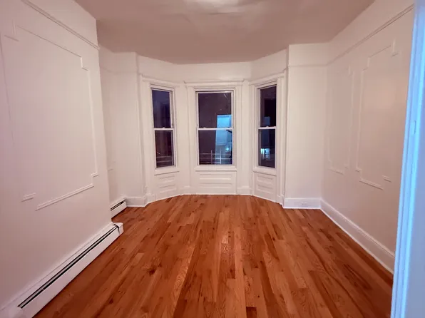 110 Duncan Avenue image 2 of 18