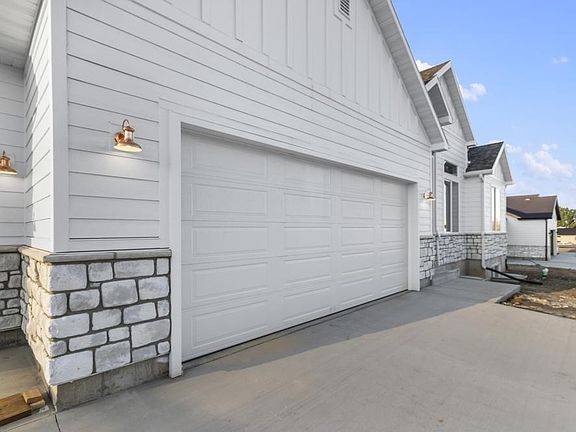Front Elevation 10.05.2023