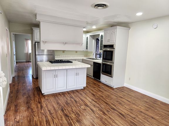 4th image of 1326 W Farlington St #1