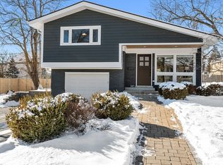 637 2nd Ave, Libertyville, IL