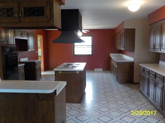 5th image of 2834 Minot Ln