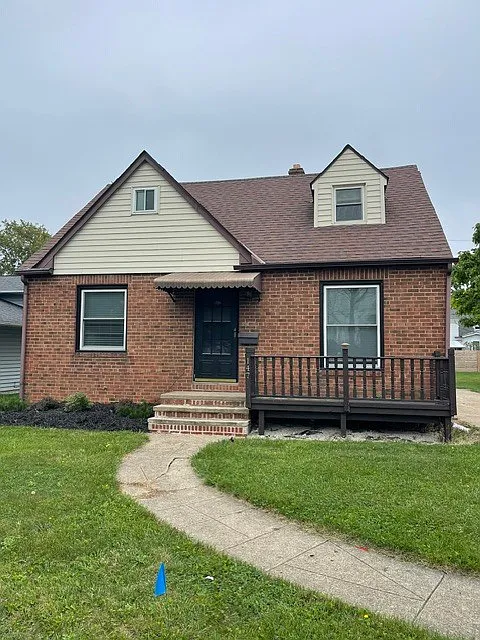 147 Burton St