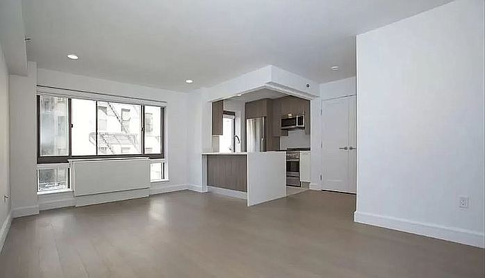 1st image of 311 W 50th St #5T