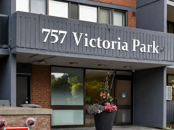 757 Victoria Park Ave #1501, Toronto, ON M4C 5N8