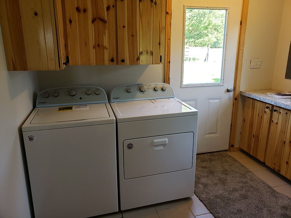 2nd image of 6798 S Oak Rd